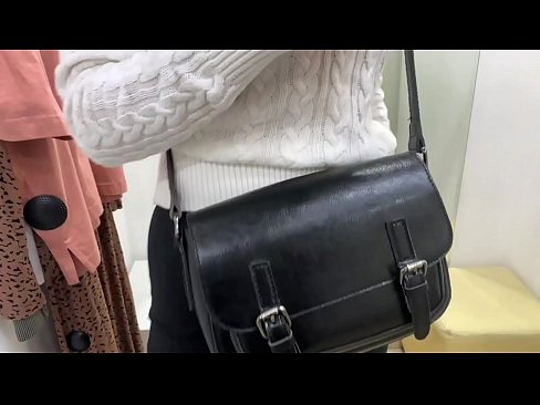 ❤️ Ëffentlech Masturbatioun vu jonke Bitch FeralBerry mat engem Dildo am Fittingsraum ❤ Schéine Porno op Porno lb.tradeis.top ️❤